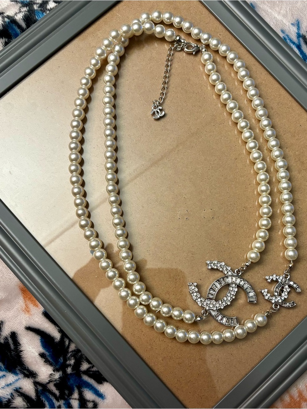 Very long Double Strand Pearl Necklace with Crystal Logo Pendant - Ivory - Picture 3 of 3